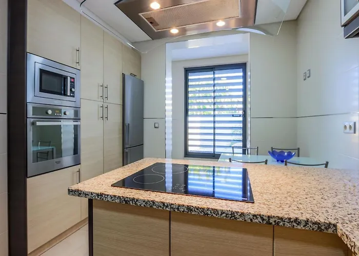 Villa V4, Jardins Branqueira2 Near Beach, *